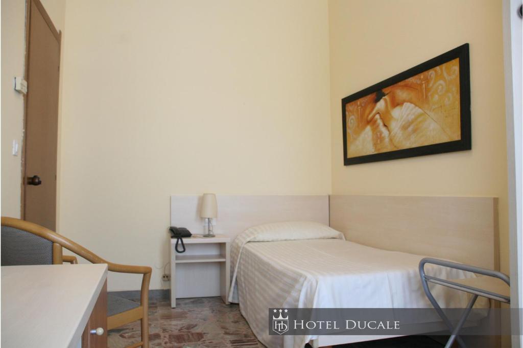 Hotel Ducale Vigevano Værelse billede