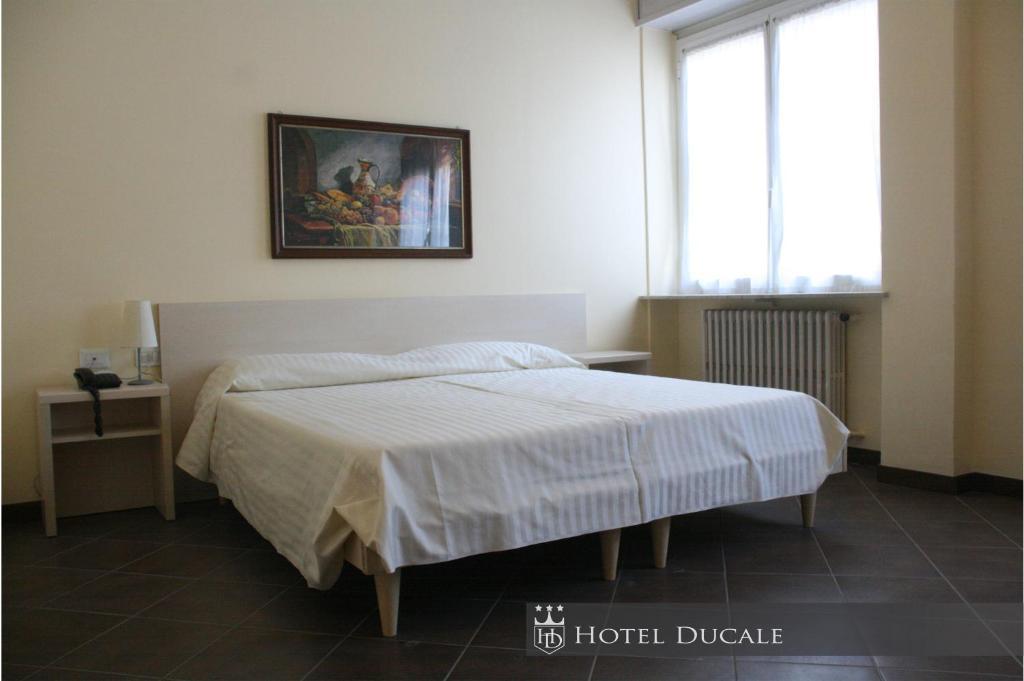 Hotel Ducale Vigevano Værelse billede